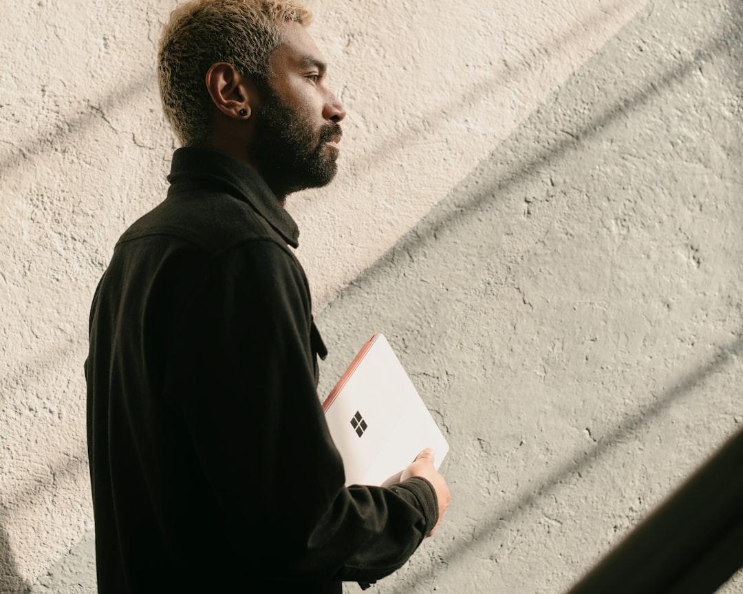 Read more about the article Emerging Trends in EdTech: Blended Learning, AI, VR