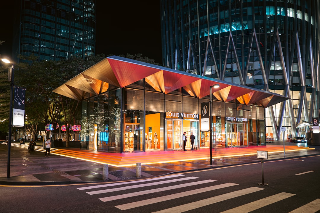 Read more about the article Louis Vuitton: The Epitome of Fashion